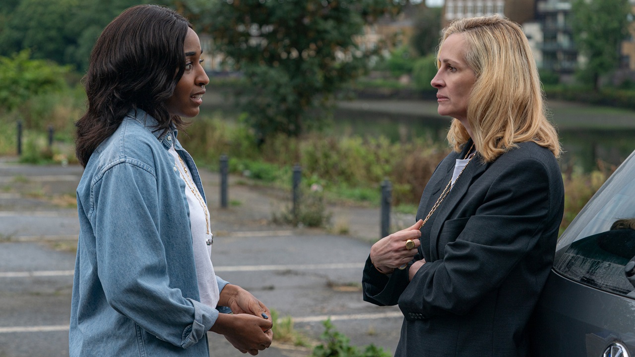 Maggie (Ayo Edebiri) talks to Alma (Julia Roberts) in After the Hunt