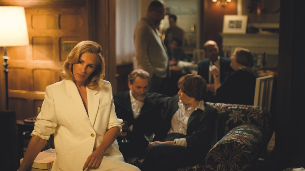 Julia Roberts as Alma, Michael Stuhlbarg as Frederik and Chloë Sevigny as Dr. Kim Sayers in After the Hunt.
