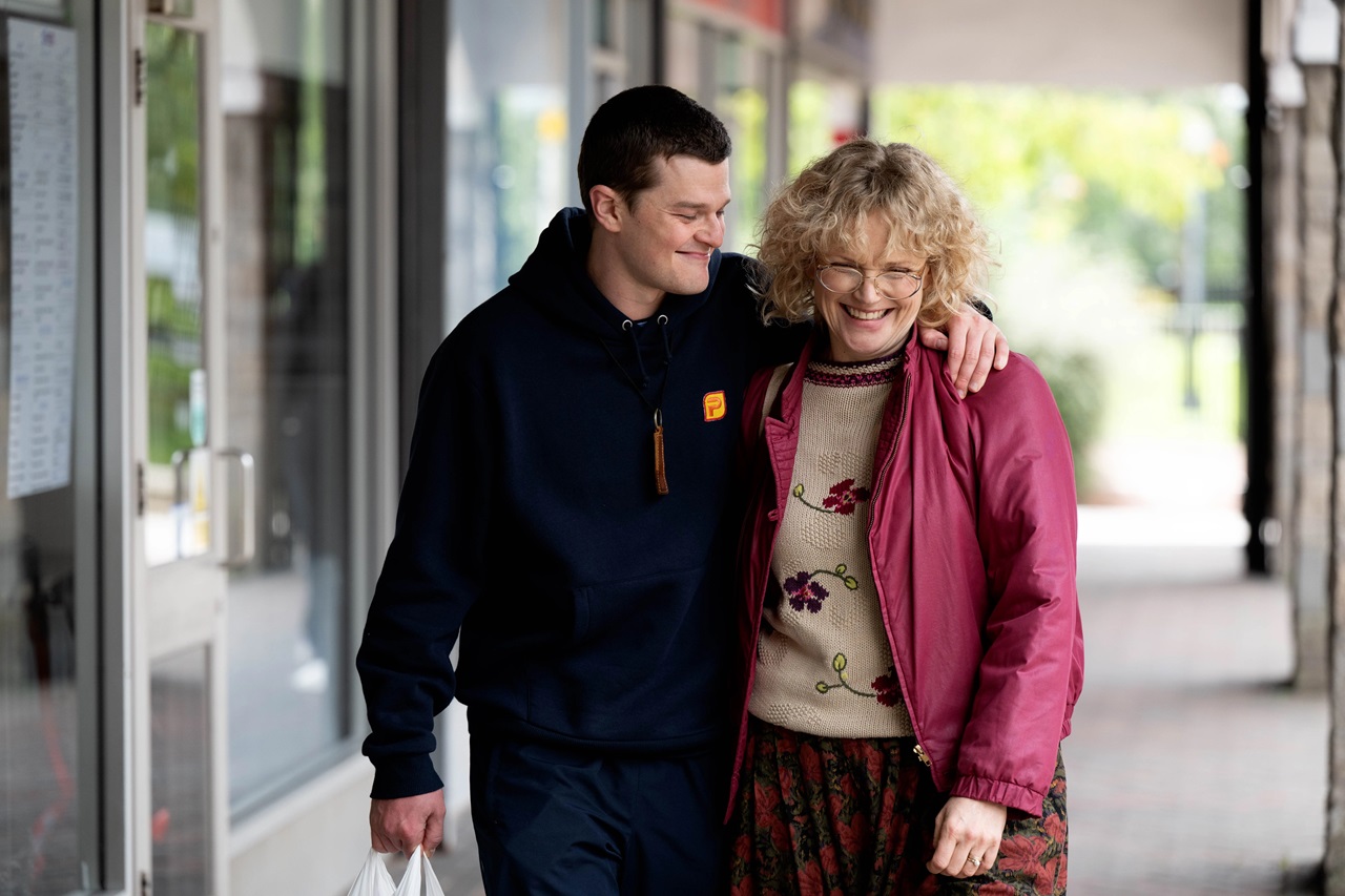Robert (Robert Aramayo) with Dottie (Maxine Peake) in I Swear.