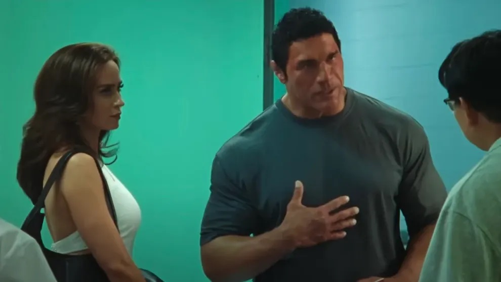 Mark Kerr (Dwayne Johnson) asking a Japanese doctor for painkillers in The Smashing Machine.