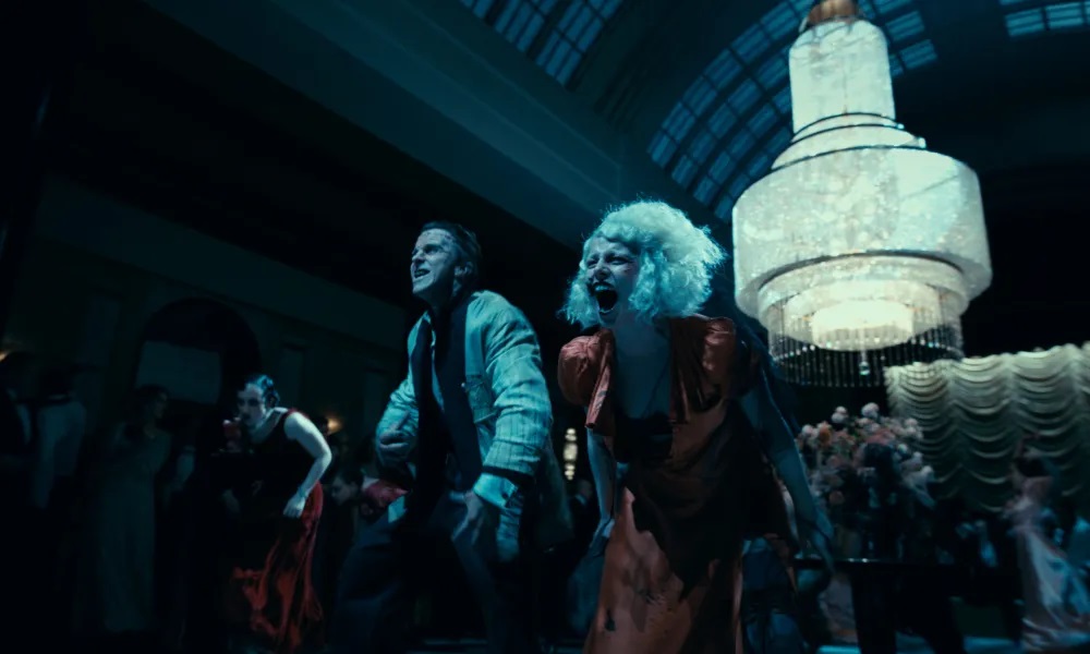 Frank and Penny dance manically to Puttin' on the Ritz at a New York nightclub in The Bride!