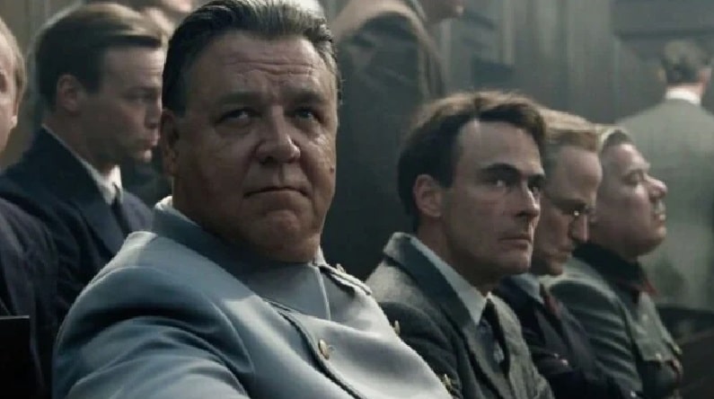Herman Göring ( Russell Crowe) with Rudolf Hess (Andreas Pietschmann) in the dock in the film Nuremberg.