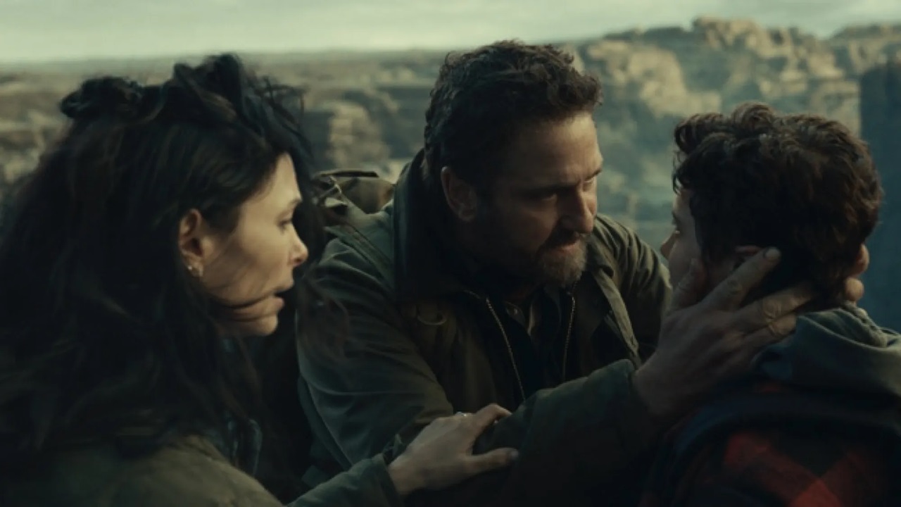The Garrity family, Allison (Roman Griffin Davis), John (Gerard Butler) and Nathan (Roman Griffin Davis) in Greenland 2: Migration.