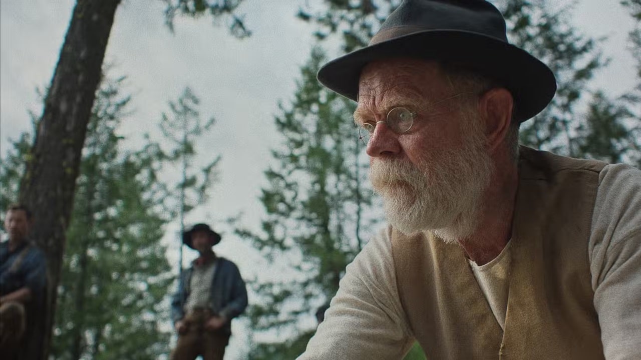 William H Macy plays crusty old-timer Arn Peeples in Train Dreams