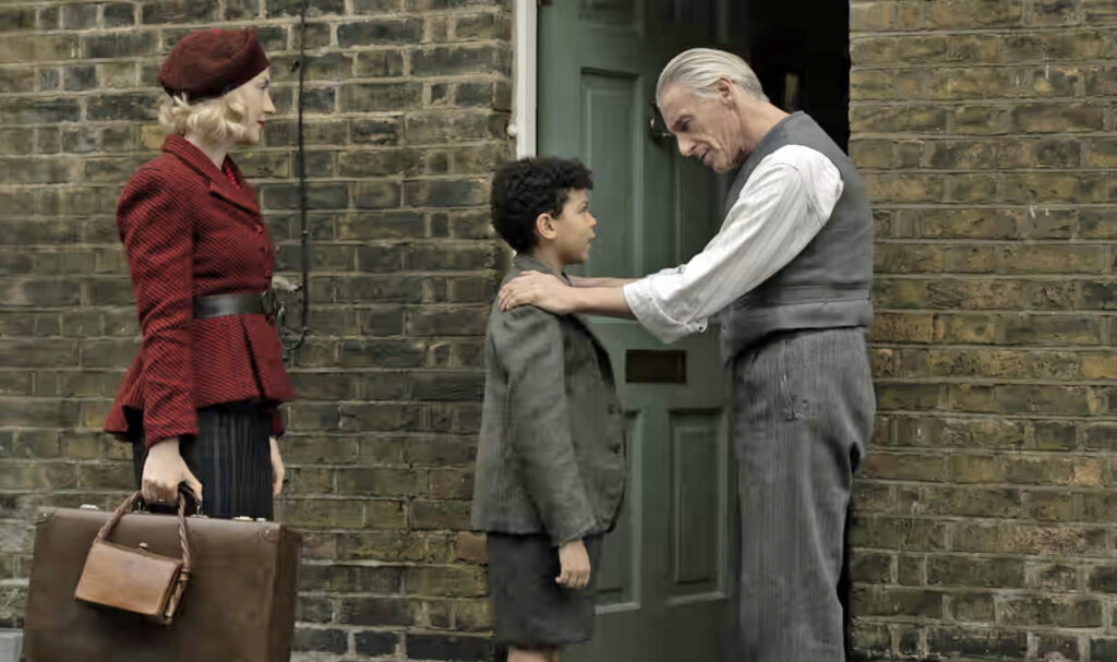 An evacuee says goodbye to his grandad in Blitz.