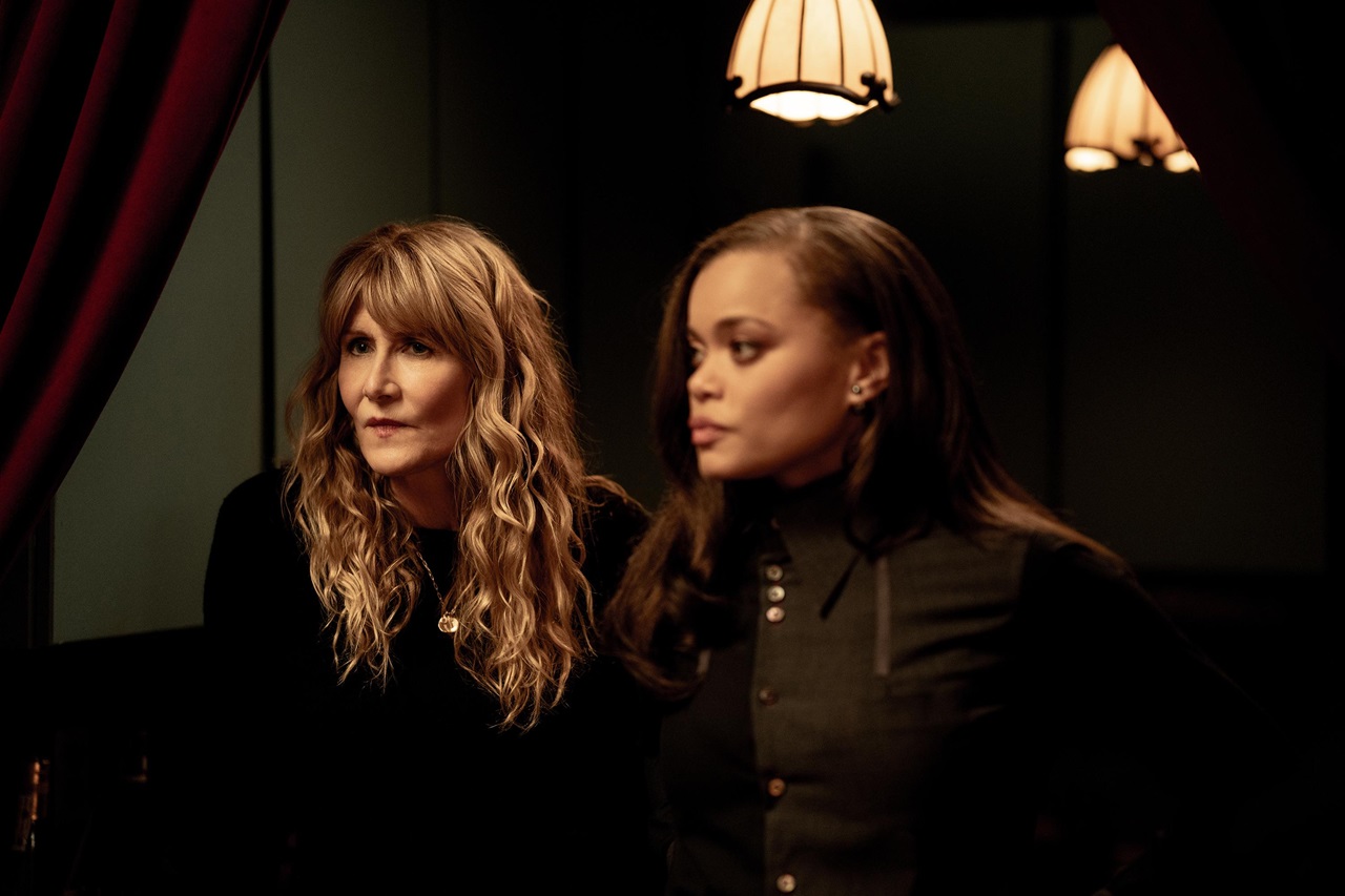 Tess (Laura Dern) and Christine (Andra Day) in Is This Thing On.